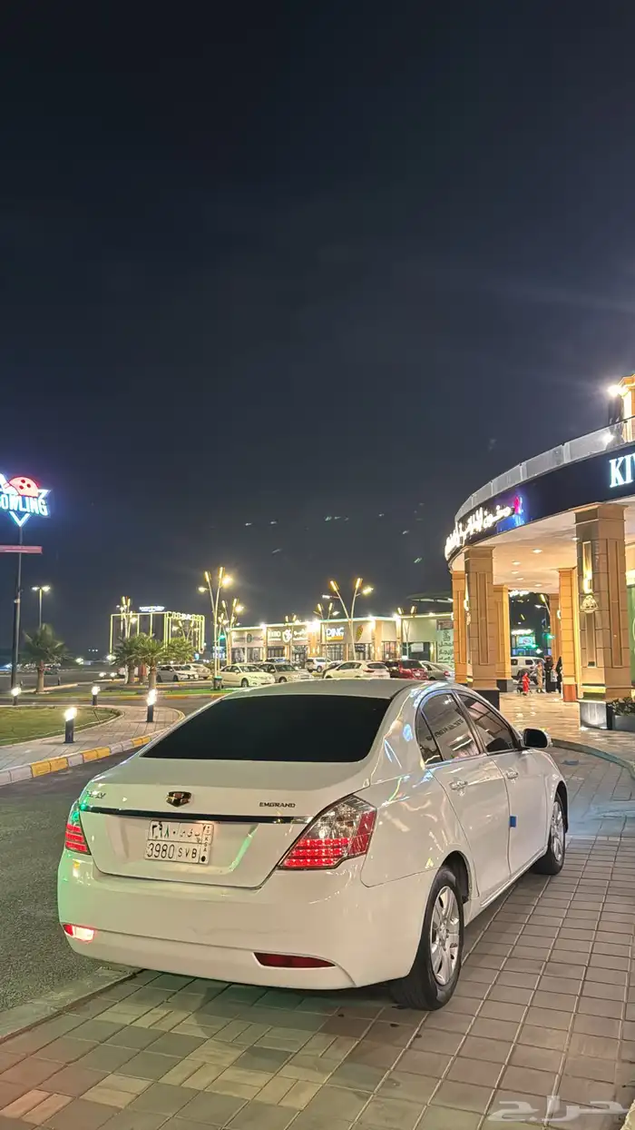 جيلي للبيع الموديل 14 السياره ماشاء الله نظيفها ولا تشتكي م 1