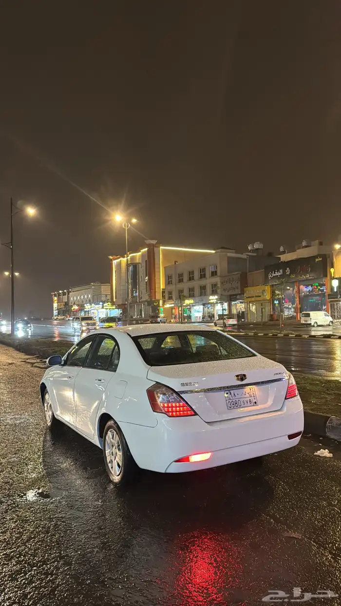 جيلي للبيع الموديل 14 السياره ماشاء الله نظيفها ولا تشتكي م 4