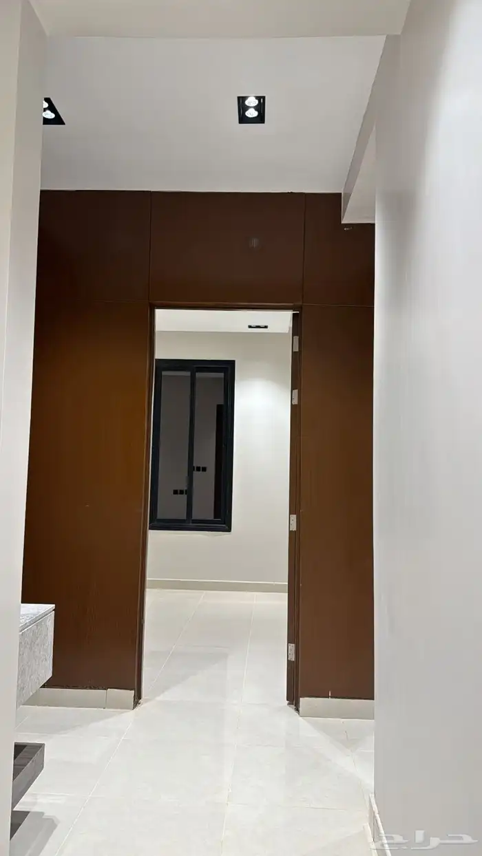 شقه بسطح حي اليرموك 5