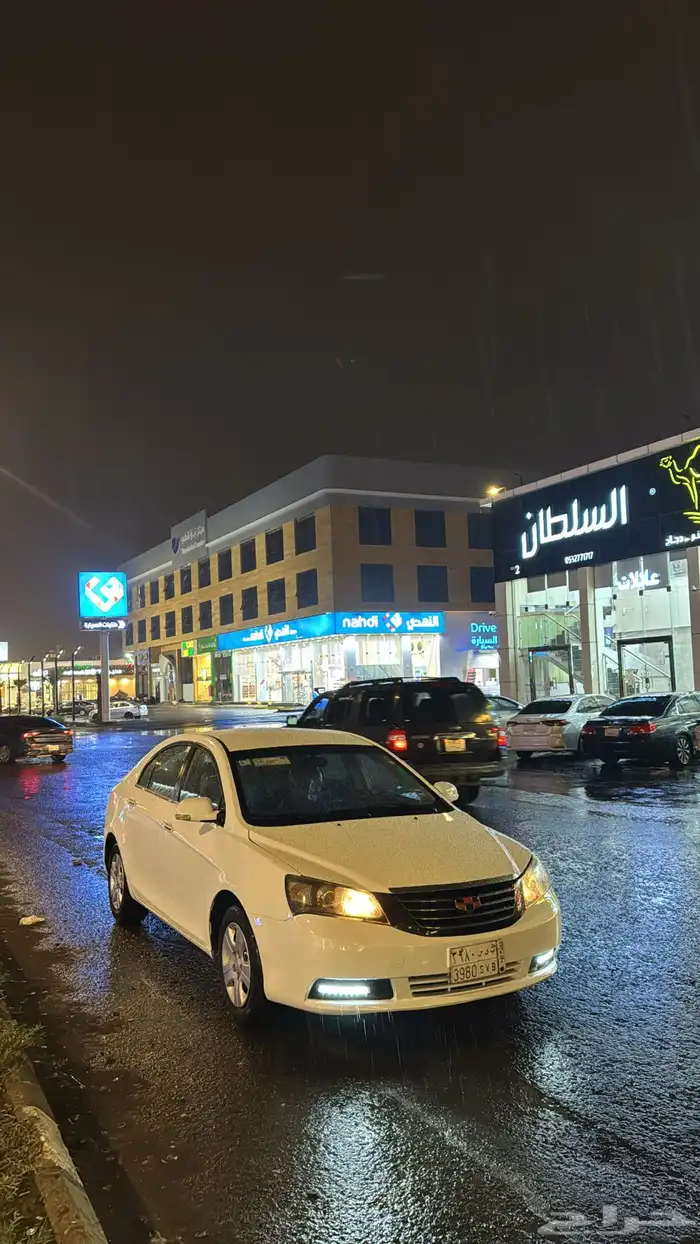 جيلي للبيع الموديل 14 السياره ماشاء الله نظيفها ولا تشتكي م 5