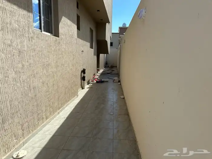 للبيع عماره دورين وملحق بناء شخصي 11