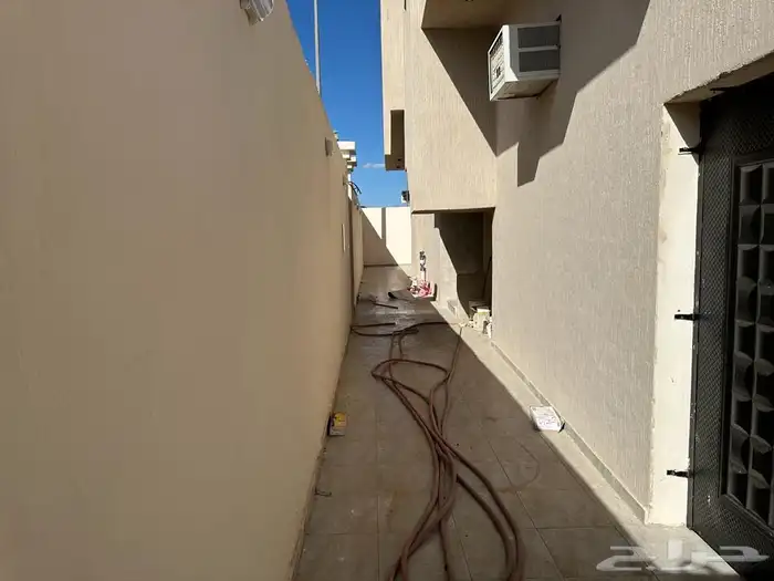 للبيع عماره دورين وملحق بناء شخصي 8