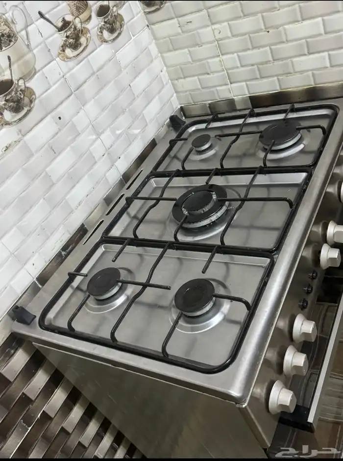 فرن خمسه عيون . 1