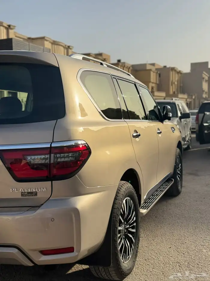 للبيع نيسان باترول بلاتينيوم V6 موديل 2022 7