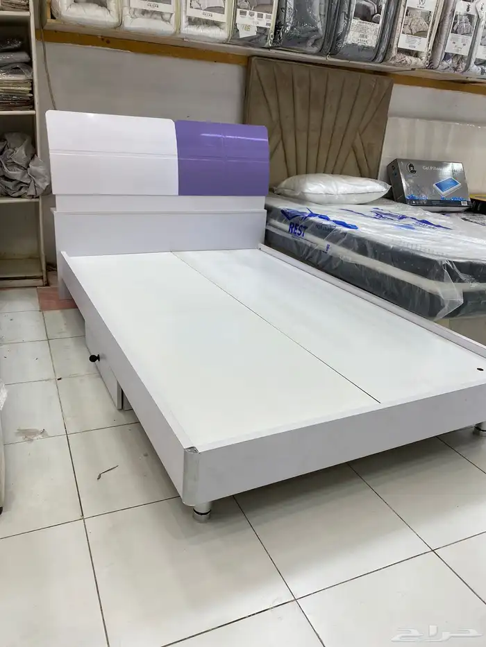 سرير أطفال صغير في غرفة نوم أطفال تفصيل 9