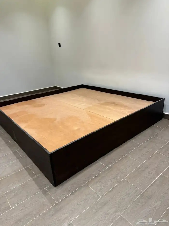 سرير خشب 2