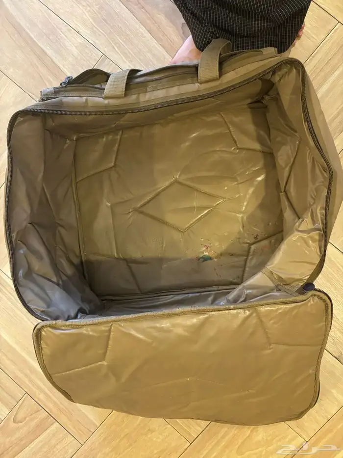 شنطة رحلات وحده كبيره ووحده لعزبة القهوه والشاي الكبيره 0