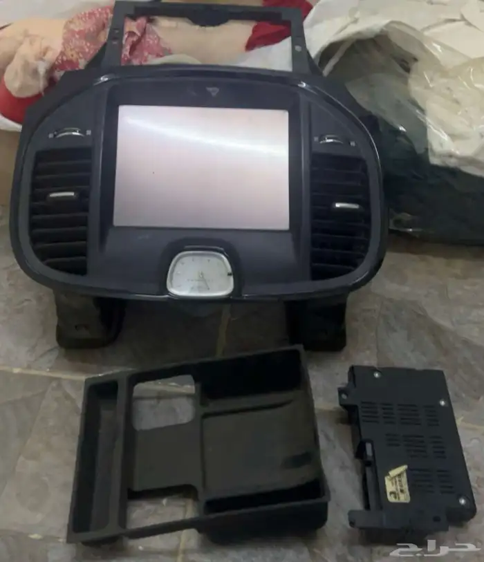 شاشة كرايسلر اس ار تي 2013 0