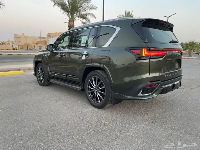 لكزس LX600 اف سبورت بريمي الموديل  2025 5