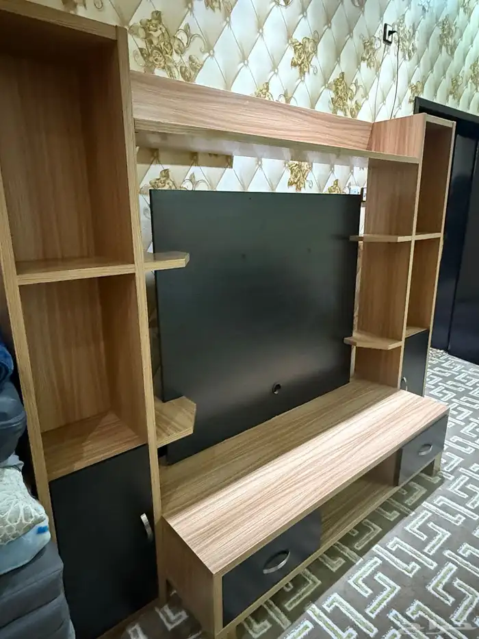 للبيع دولاب تلفزيون   طاوله طعام   كنب من ثلاث قطع 1