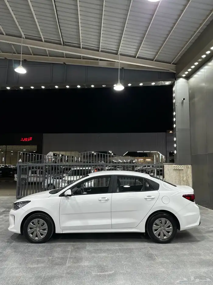 كيا ريو 2019 ستاندر ابيض لدى معرض(عبيد الرشيدي) 12