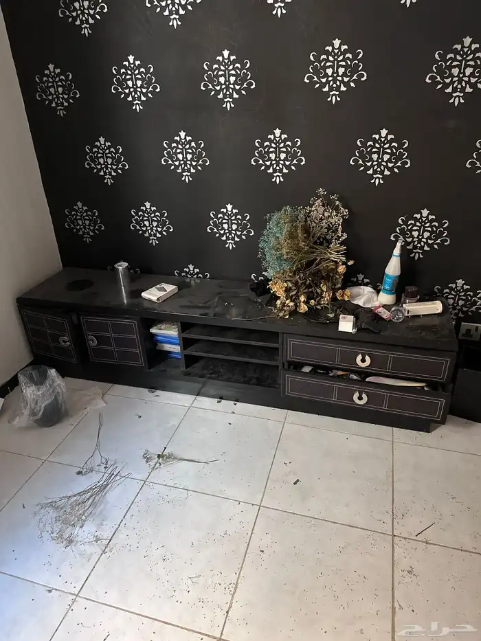 طاولة تلفاز و خردة و سكراب 2