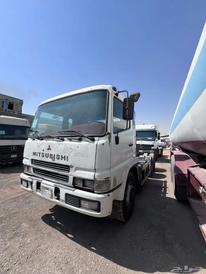 حراج معرض رائد للسيارات والشاحنات والمعدات كل يوم جمعة 46