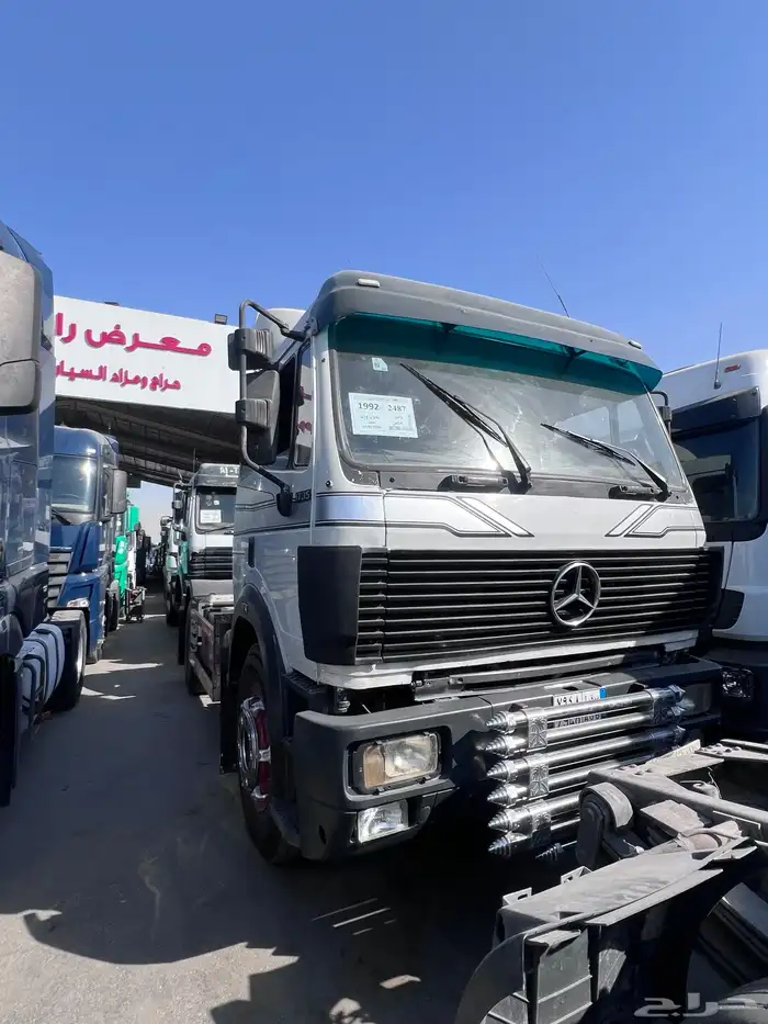 حراج معرض رائد للسيارات والشاحنات والمعدات كل يوم جمعة 27