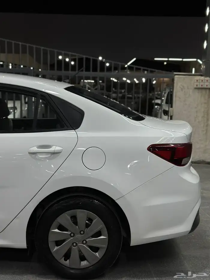 كيا ريو 2019 ستاندر ابيض لدى معرض(عبيد الرشيدي) 17