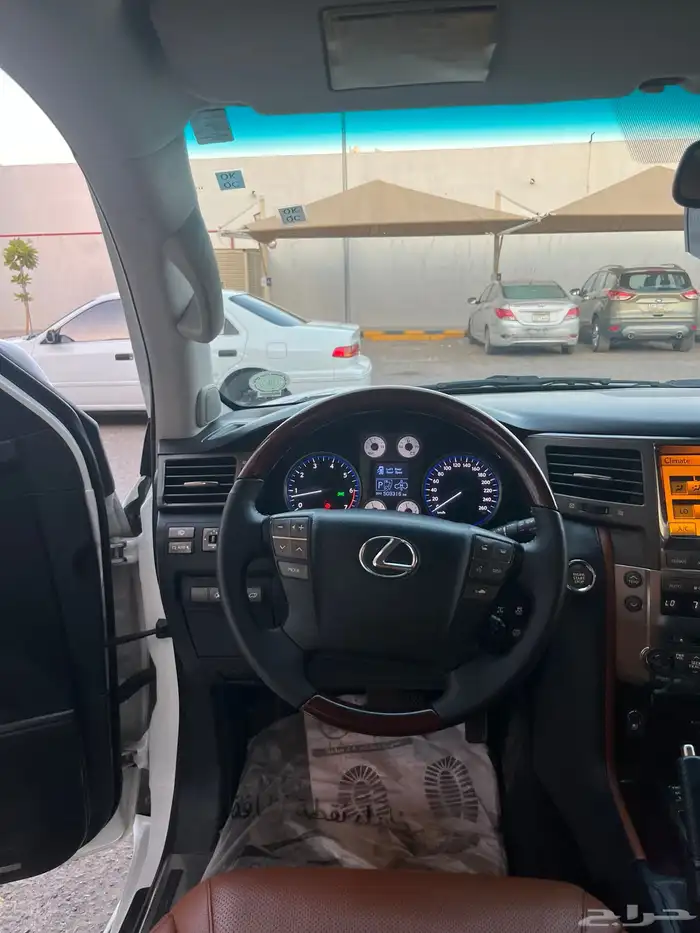 لكزس 570 9