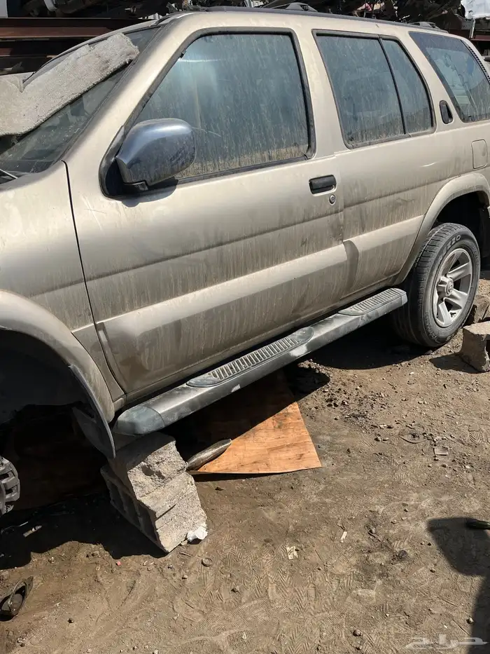 يتوفر قطع غيار باثفندر 2002 0