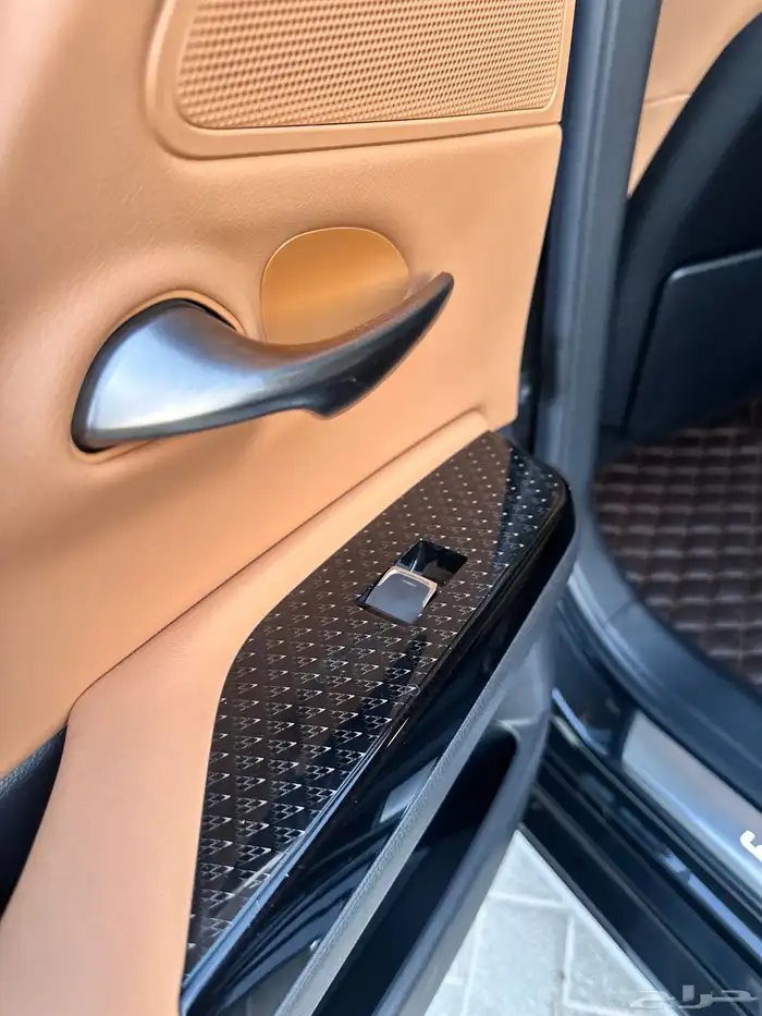 لكزس ES 350 2023 ممشى قليل بحالة الوكالة 31