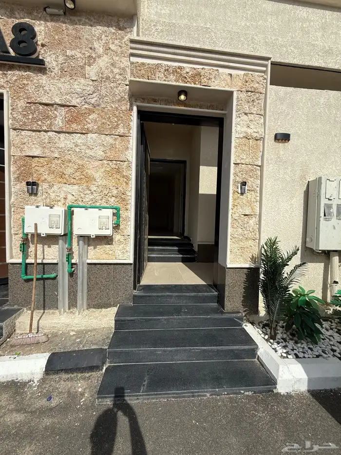 للبيع شقق ارضيه وعلويه بحى الضيافه خميس مشيط 8