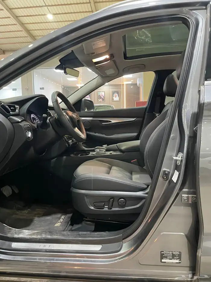 انفنتي كيو QX50 فتحه سقف سعودي(بنزين)2.0L 8