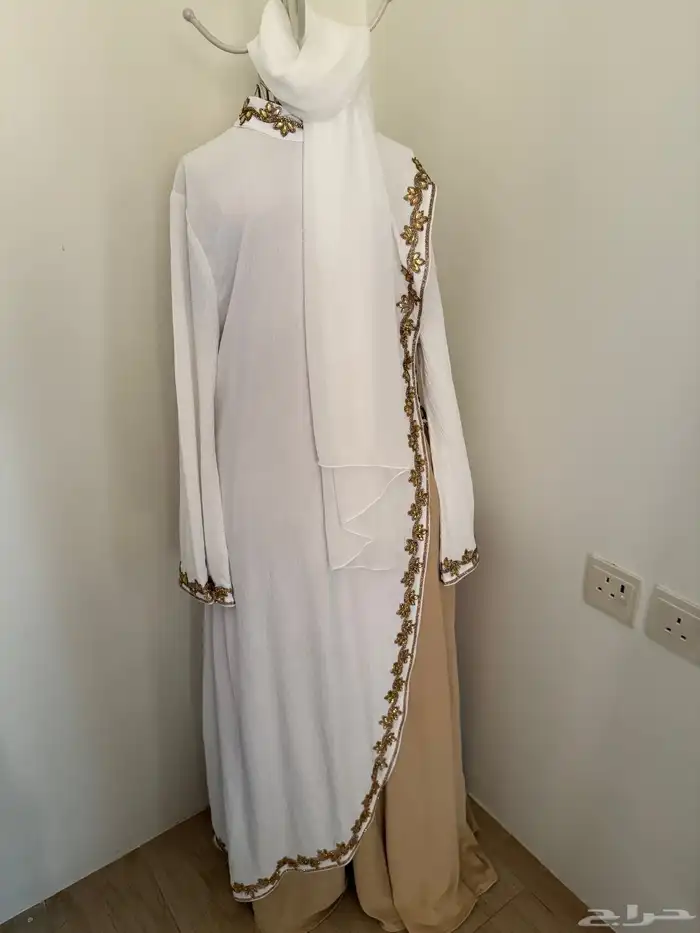 جلابيه والله جديده غير مستخدمه السبب المقاس 0