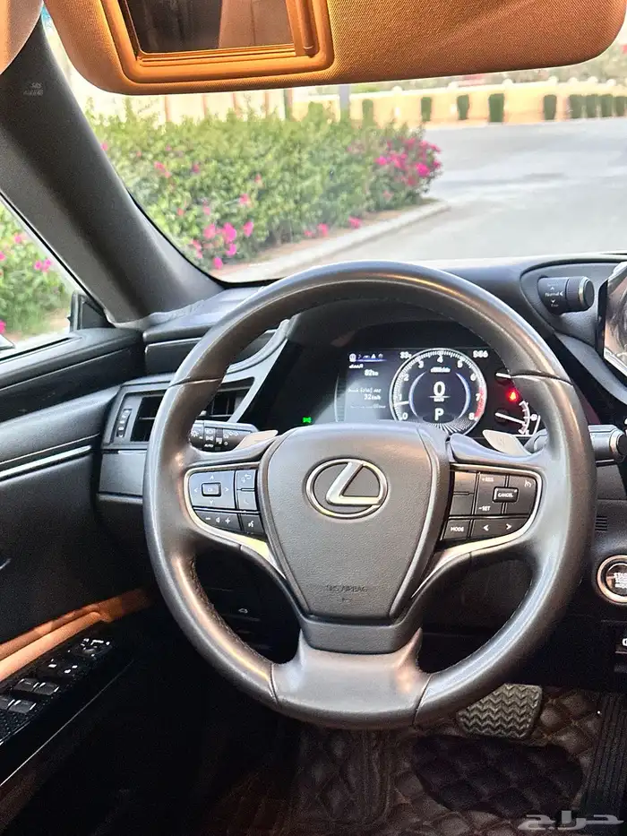 لكزس ES 350 2023 ممشى قليل بحالة الوكالة 55
