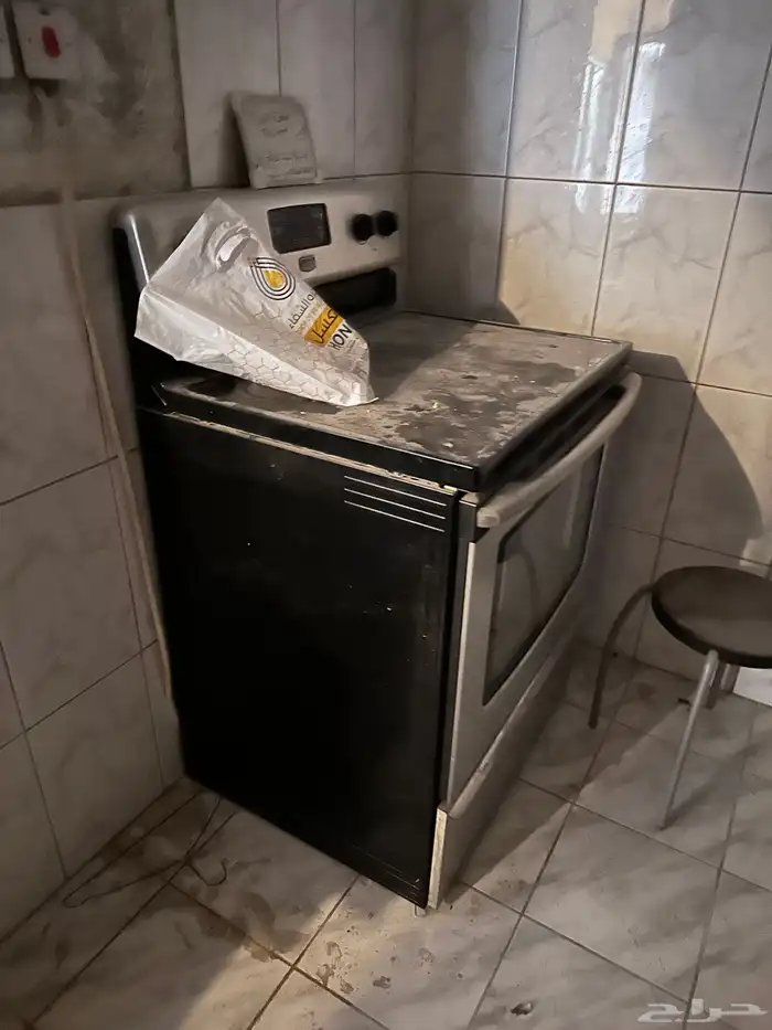 طاولة تلفاز و خردة و سكراب 1