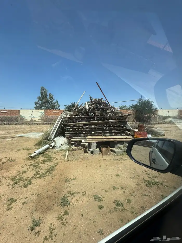 خشب ومرابيع والواح للبيع تشد بها عماره ولا غرفه ولا مسبح 1