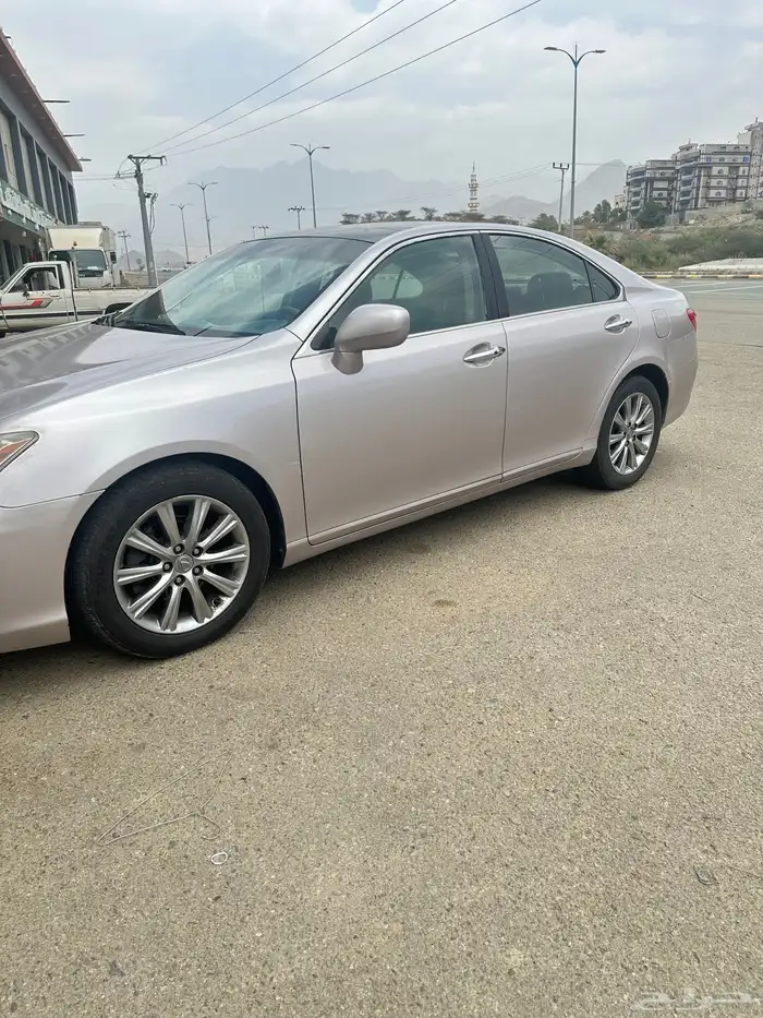 للبيع لكزس ES350 مع لوحة مميزة 4