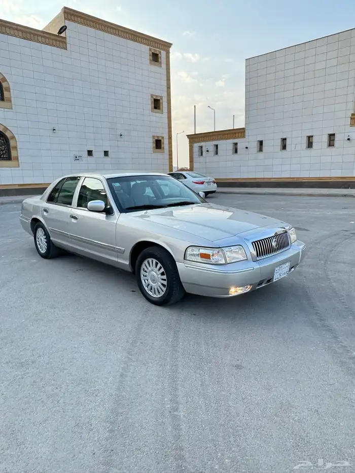 فورد جراند ماركيز 2008 نضيف 10