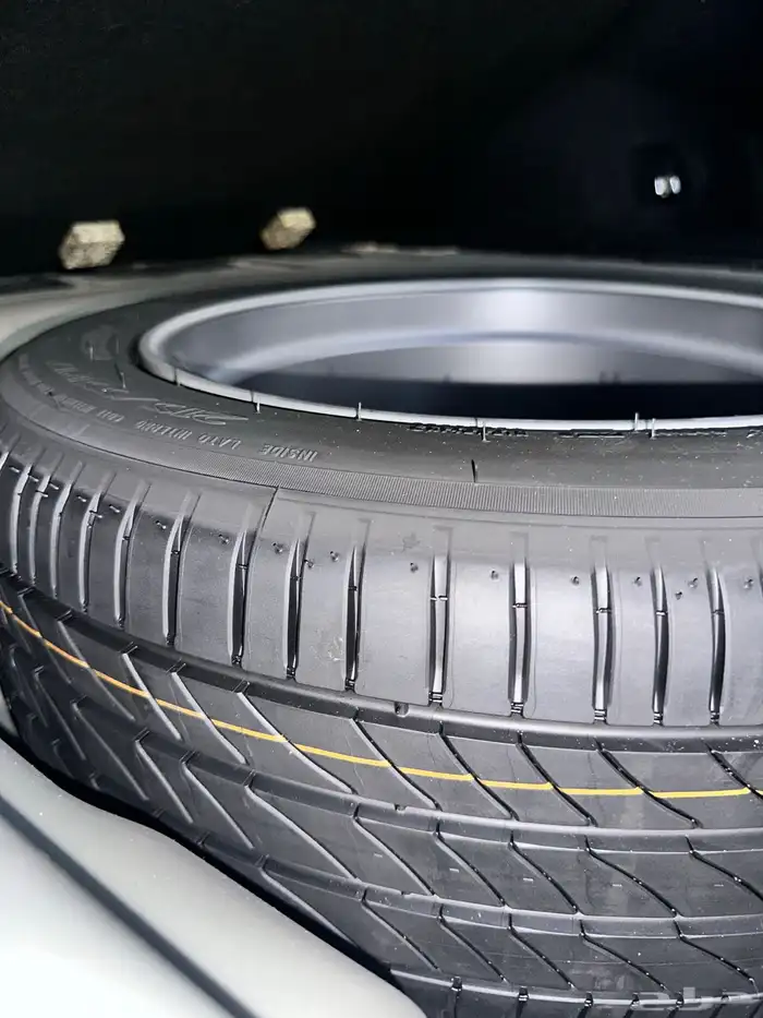 لكزس ES 350 2023 ممشى قليل بحالة الوكالة 70