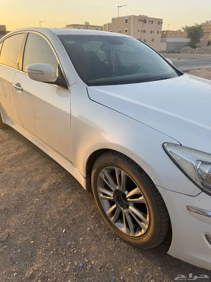للبيع جينيسس 2013 0