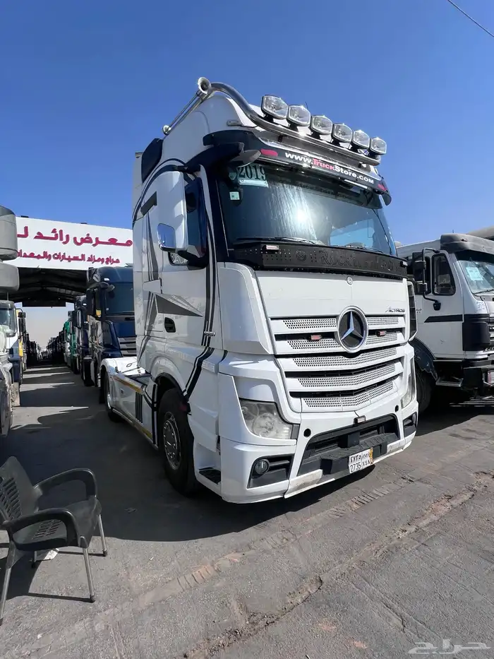 حراج معرض رائد للسيارات والشاحنات والمعدات كل يوم جمعة 0