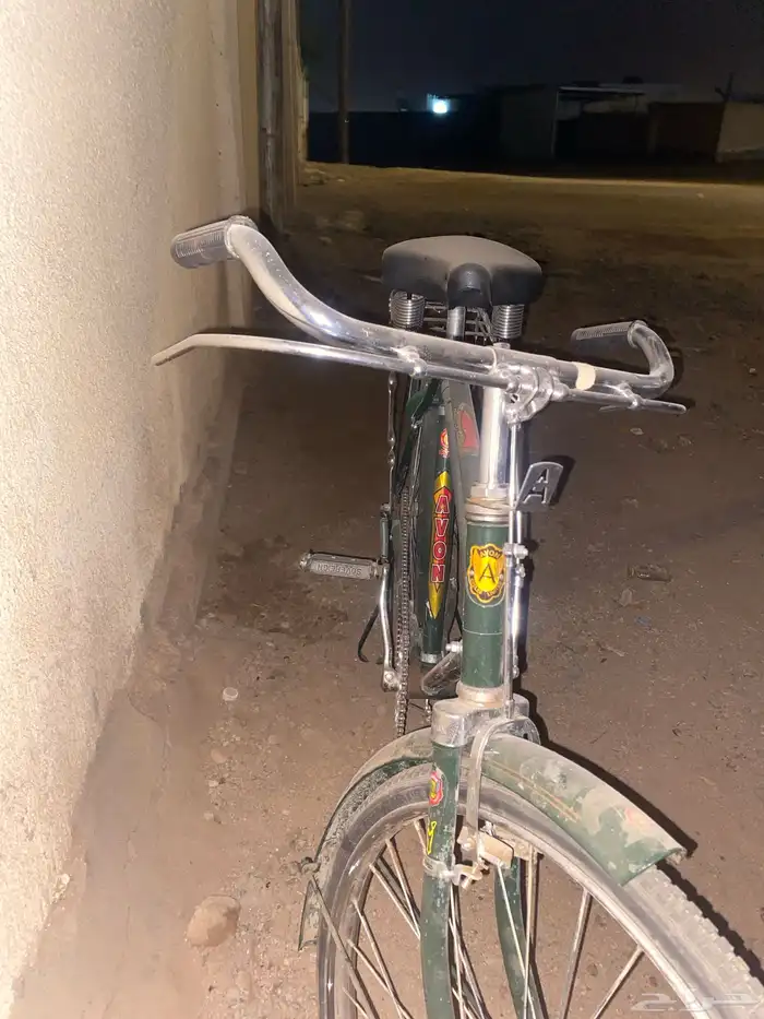سيكل عماله مقاس 26 جديد ما احد لمسه له 6شهور غير كفراته فقط 2