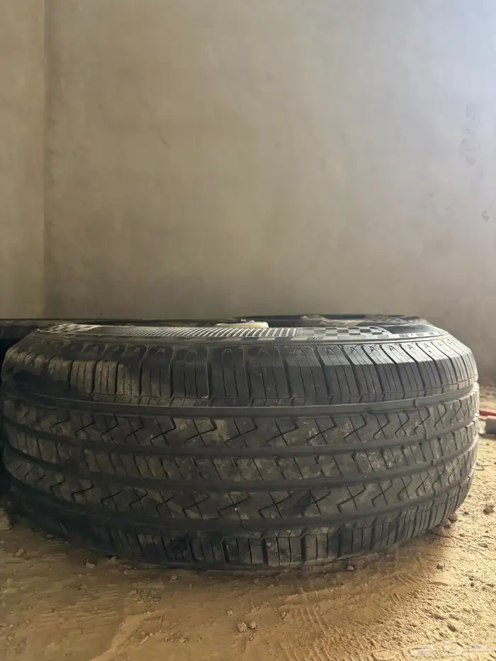 للبيع 5 جنوط لكزز مع كفراتهم 2