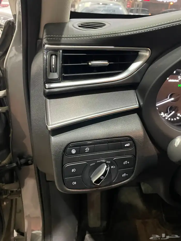 انفنتي كيو QX50 فتحه سقف سعودي(بنزين)2.0L 11