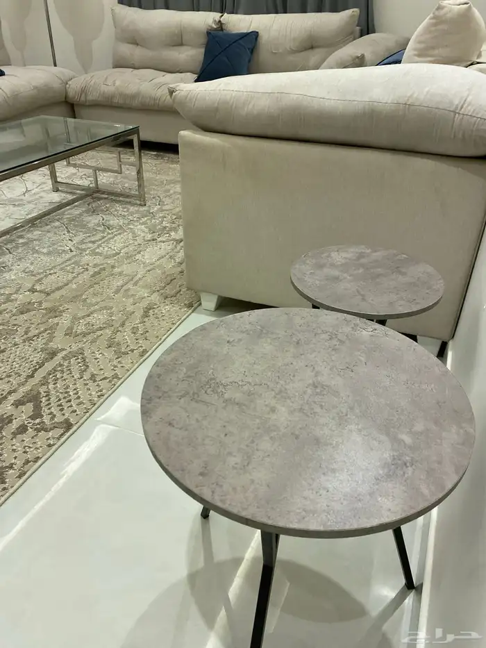 صالة كامله للبيع  كنب 5 قطع للبيع مع عدة اثاث 5