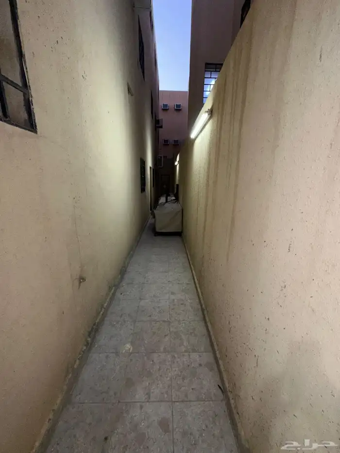 للايجار دور ارضي بحي الرمال ب60 الف 2