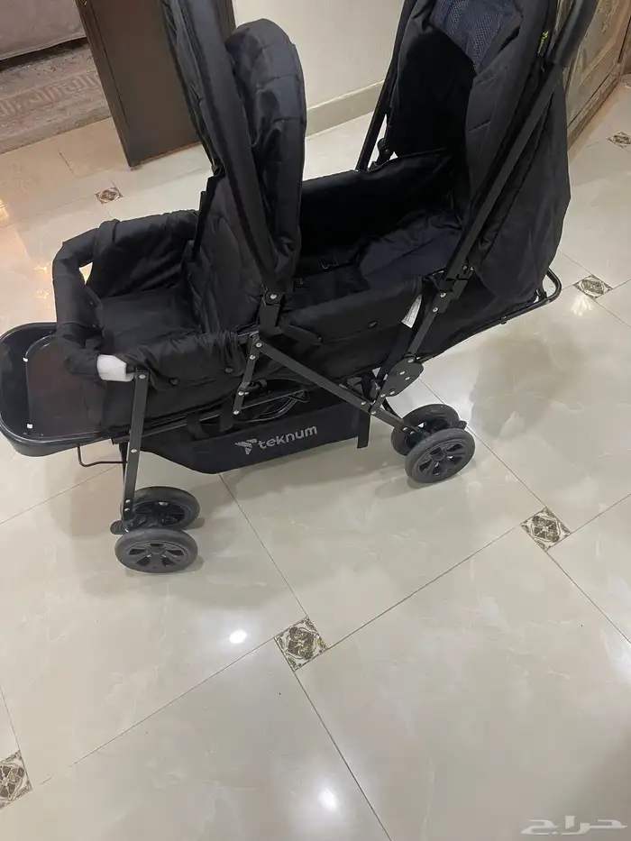 عربية اطفال توام 2