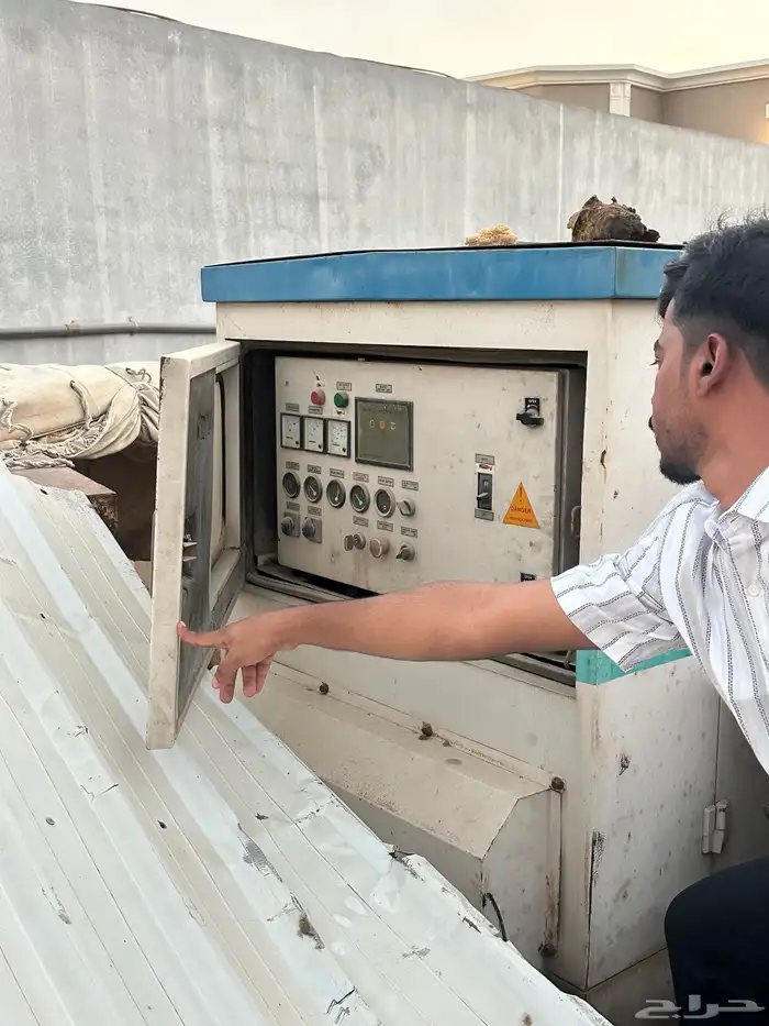 إعلان بيع عدد 5دبابات حجم 110و 100وعدد ثلاث سيارات بقي 0