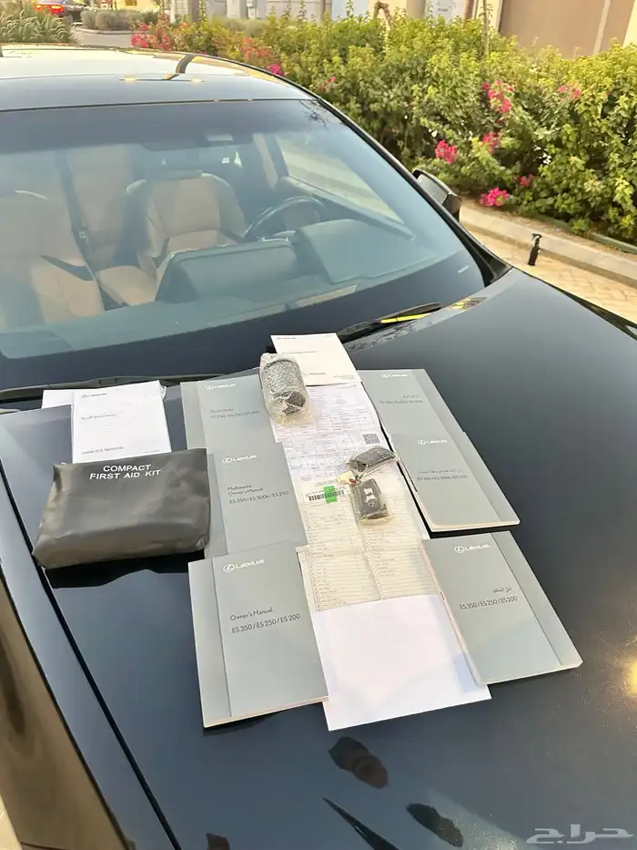 لكزس ES 350 2023 ممشى قليل بحالة الوكالة 73