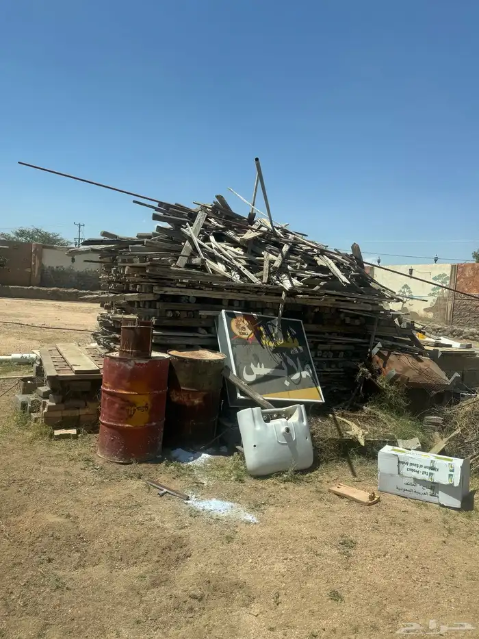 خشب ومرابيع والواح للبيع تشد بها عماره ولا غرفه ولا مسبح 0