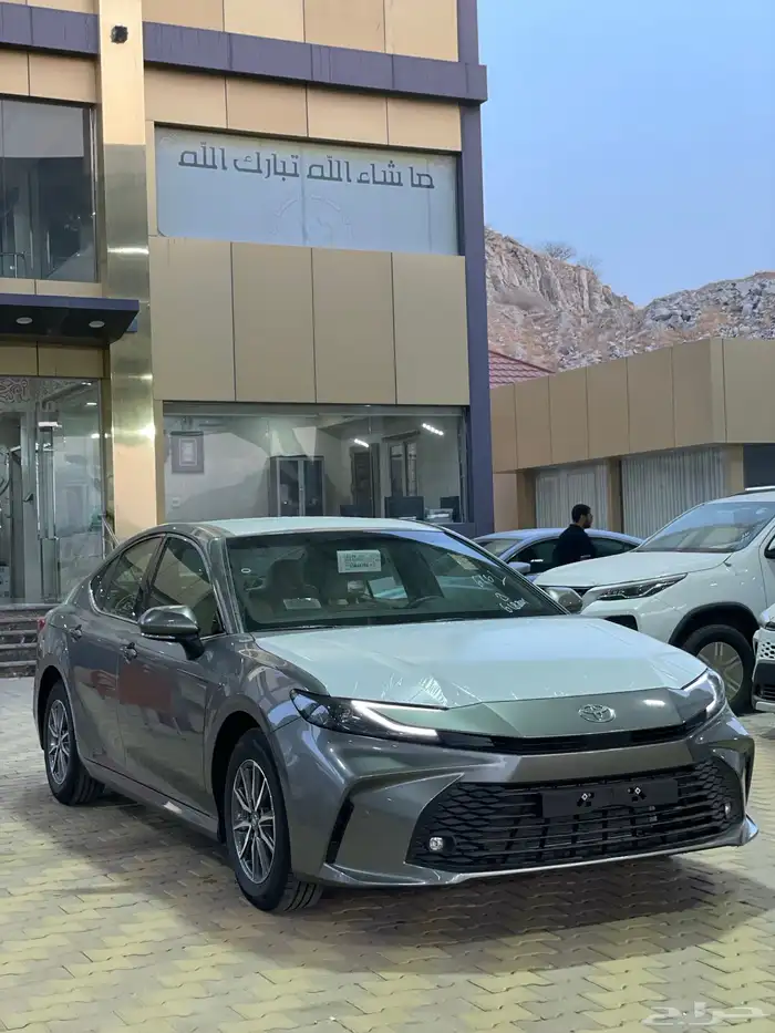 تويوتا كامري E بنزين 2025 جديد 2