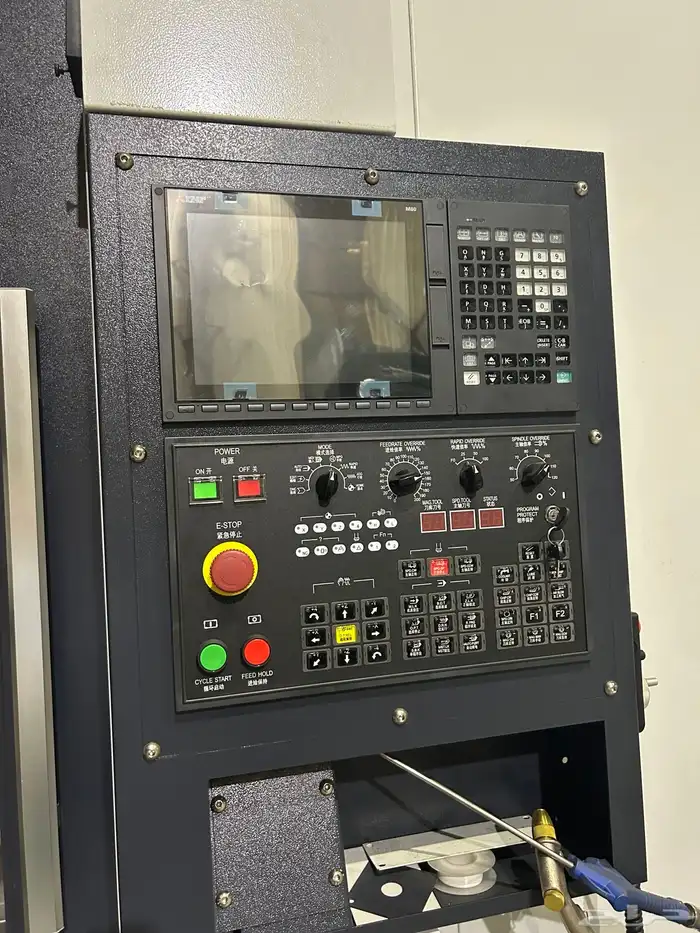 مخرطة CNC عاليه الجودة 1