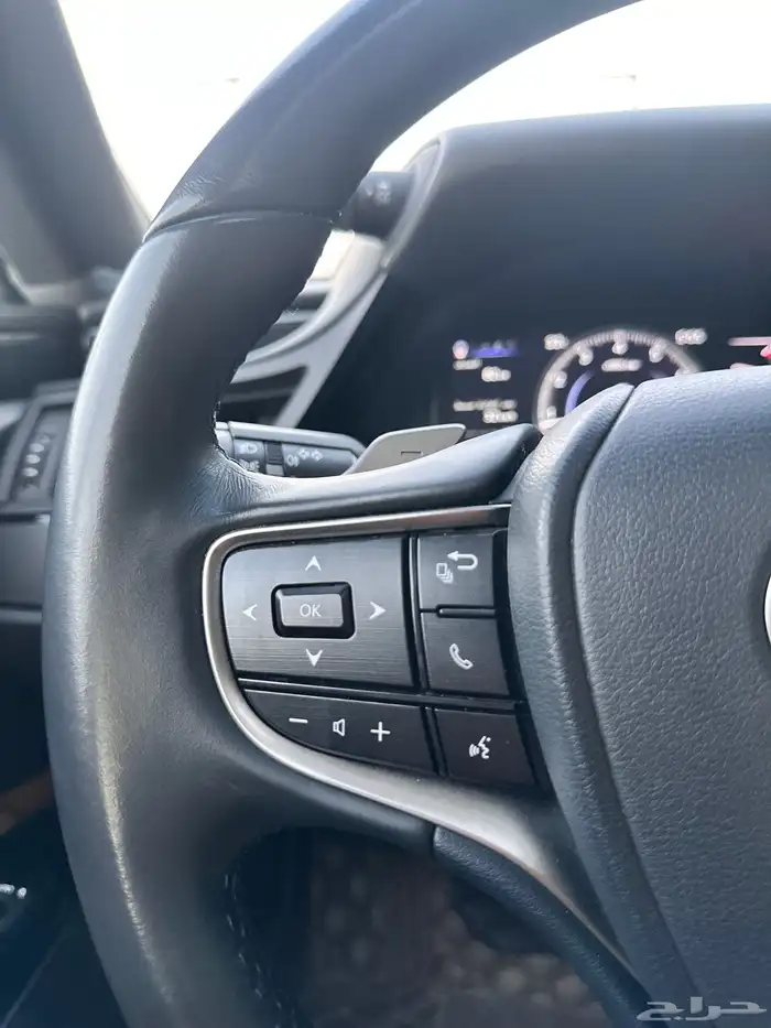 لكزس ES 350 2023 ممشى قليل بحالة الوكالة 48