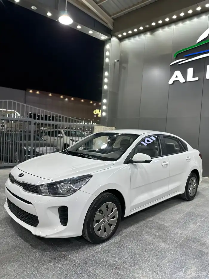 كيا ريو 2019 ستاندر ابيض لدى معرض(عبيد الرشيدي) 10