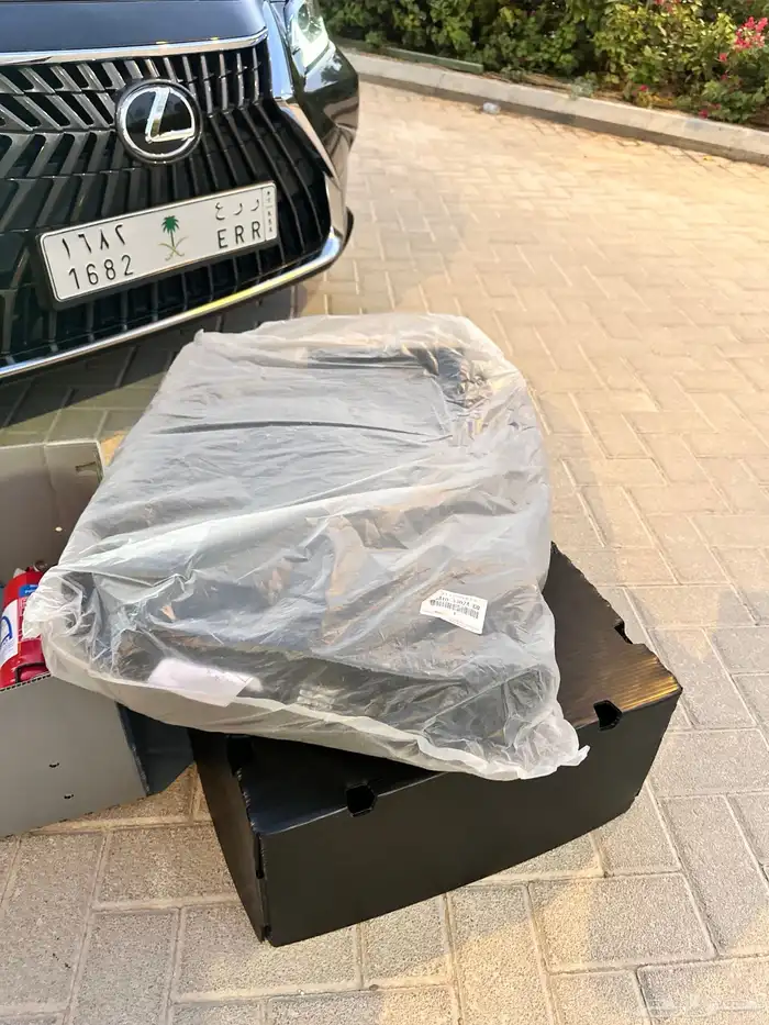 لكزس ES 350 2023 ممشى قليل بحالة الوكالة 76