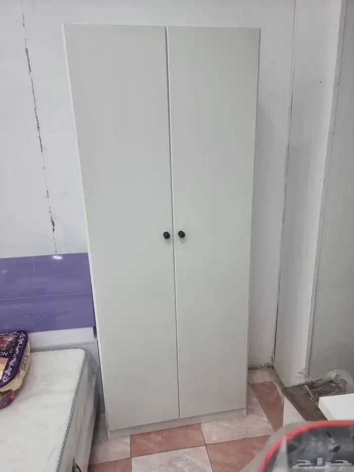 سرير أطفال صغير في غرفة نوم أطفال تفصيل 1