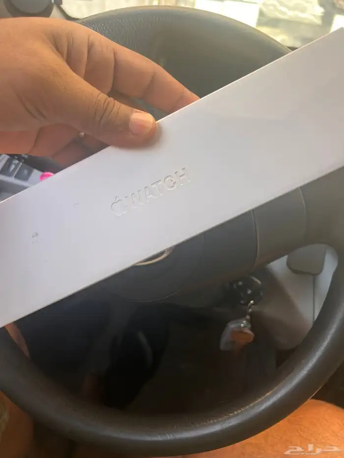 ساعة آبل إصدار 8 الساعه نظيفه معه ملحقاتها 5