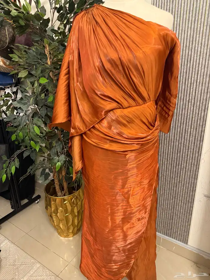 مجموعة فساتين ماركات منوعة 43